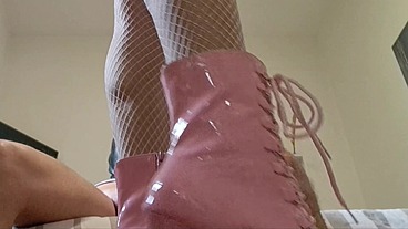 How much I love dressing like a slut, sucking cock and taking his cum in my mouth