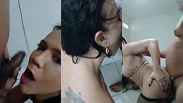 Levando leitada do motoboy