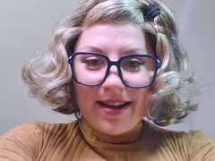 This large amateur cam girl has some very big boobs