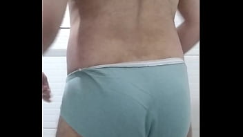 De cueca verde com tes&atilde_o