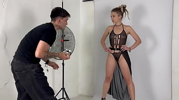 Italian girl comes for an interview, gets fucked hard in the photo shoot ???