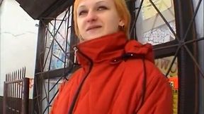 Funny short-haired redhead chick gets pickuped in winter