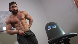 Maskurbate - Nice bodybuilder has a taste for hard ramming