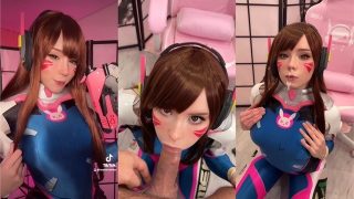 Amateur-D.Va-Cosplayerin mit großen Brüsten führt Oralsex im POV durch