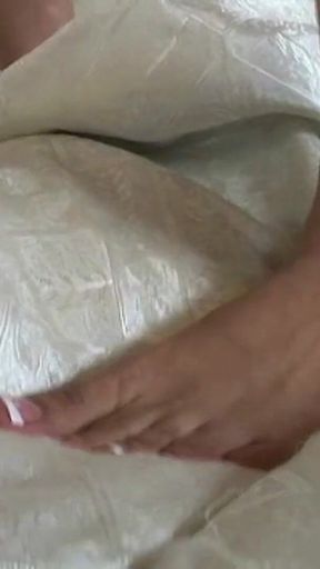 Alexis Breeze Footjob