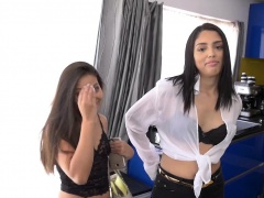 Latina sis Jasmine & Vanessa loves fucking with dad