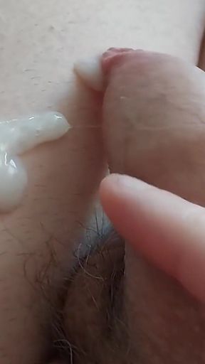 Smooth Ladycock Cumshot