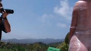 18 Year Old teens is having a super sexy bang at the swimming pool