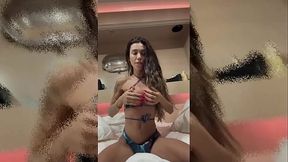 peituda, gostosa e de neca dura pra voc&ecirc_ cheia de tes&atilde_o