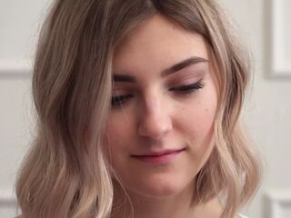 Breasty golden-haired virgin Tieny Mieny loses her virginity