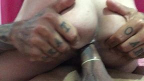 this tattoed man made me come several times just eating my ass - esse tatuado gostoso me fez gozar um monte de vezes nessa foda sem me tocar