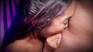 Sexig amatör Latina Ema retar med dildolek och levererar ivrig avsugning