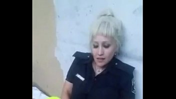 Argentina polic&iacute_a puta hermosa