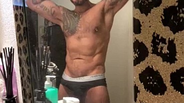 Flexing muscles in mirror and jerking off BBC latino muscle - VIKTOR ROM -