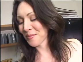 Stud gets sucked off by brunette ho
