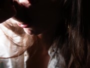 MI MASTURBO DI NASCOSTO IN UFFICIO E SQUIRTO