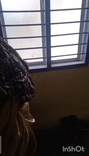 Village Aunty Saree Wearing