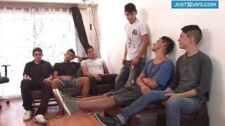 Homofile horer tar ekstrem gruppesex og poundes uten kondom til massive cumshots