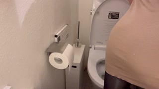 トイレ　放尿　オナニー　5連発