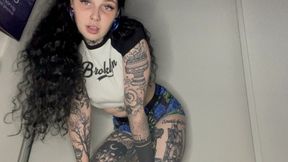 Sweaty Ass Worship, 50 Squat Countdown