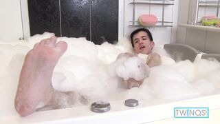 Xander luvs to jack during his elastic tub in the jacuzzi... take a sight at him jerking his boner as rapid as he can just for you! Utter Vid at TwinQs Official site