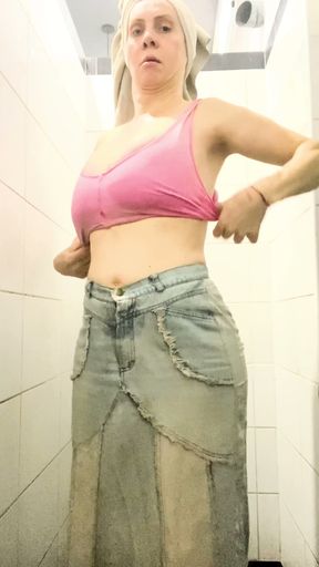 Shower and Straw