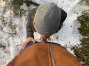 PETITE RANDONNEUSE ME SUCE DANS LES BOIS SOUS LA NEIGE