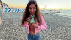 Picked up a girl on the beach and fucked in the shower