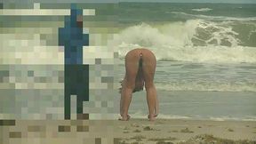 nude beach public butt plug surprise! part 1