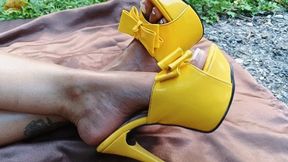 smoking cigarettes while keeping high heels on my feet (3)