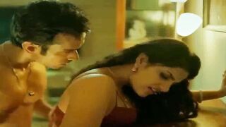 Indian Desi Girl's Hot Dance Off - Bollywood Style