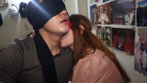 Ella es una experta besando y moviendo esa lengua ????????