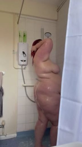 SEXYBBWSHOWERING
