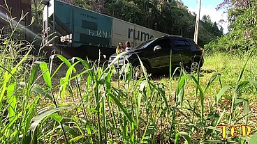 Diretor Fabio Silva é flagrado fodendo atriz durante a passagem do trem - Gabriela Ramos - Binho Ted