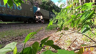 Diretor Fabio Silva é flagrado fodendo atriz durante a passagem do trem - Gabriela Ramos - Binho Ted