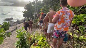 putaria na praia de nudismo com as gostosas