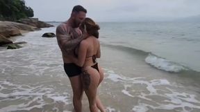 I Took the Hot Girl to the Beach, We Started to Make Out and We Fucked Right There