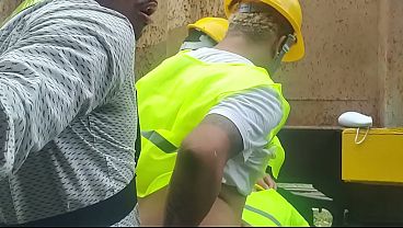 OS OPER&Aacute_RIOS PEGARAM PESADO NA HORA DO ALMO&Ccedil_O FIZERAM UMA SURUBA COM MUITO LEITE E FUDE&Ccedil_&Atilde_O