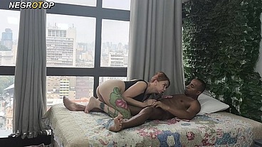 Safada faz programa sem o marido saber e descobre em um vídeo no XVIDEOS