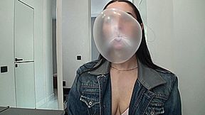 Blowing mega bubbles ! (1920x1080 HD) MOV