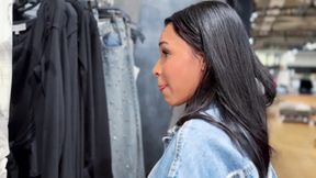 PRANK AT THE MALL! I made her pussy vibrate while having dinner in public