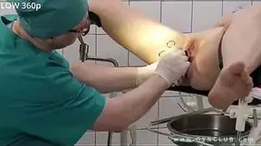 Hospital stunner gets a hands-free gyno orgasm with Hitachi vibrator