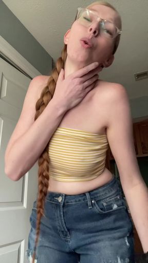Harmonica-playing teen swallows her pride on TikTok