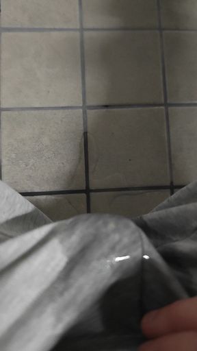 Got so Exited Peeing My Self That My Legs Started to Shake