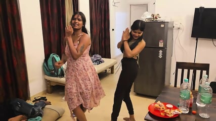 Tejaswini Prabhakar Pratibha Soni Enjoy the Complete Masti Dance