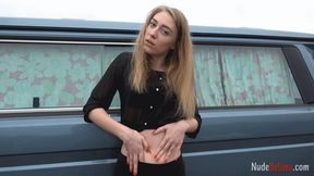 NudeBellies - Hot model Dina shows her belly and belly button (HD)