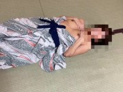 温泉旅館に来たらエッチな気分になって浴衣でヌードモデルになってみた変態