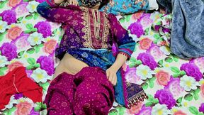 Fingering the Pussy of Indian Bhabhi