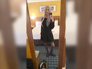 Crossdresser in Hotel Willing for Sex