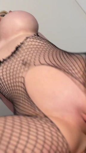 Teddy Tarantino Puts Mckala Noelle in Reverse Glory Hole